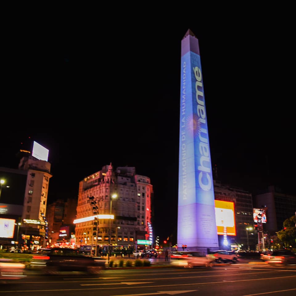 “Chamamé, Patrimonio de la Humanidad”: la Ciudad homenajea al chamamé con una proyección en el Obelisco