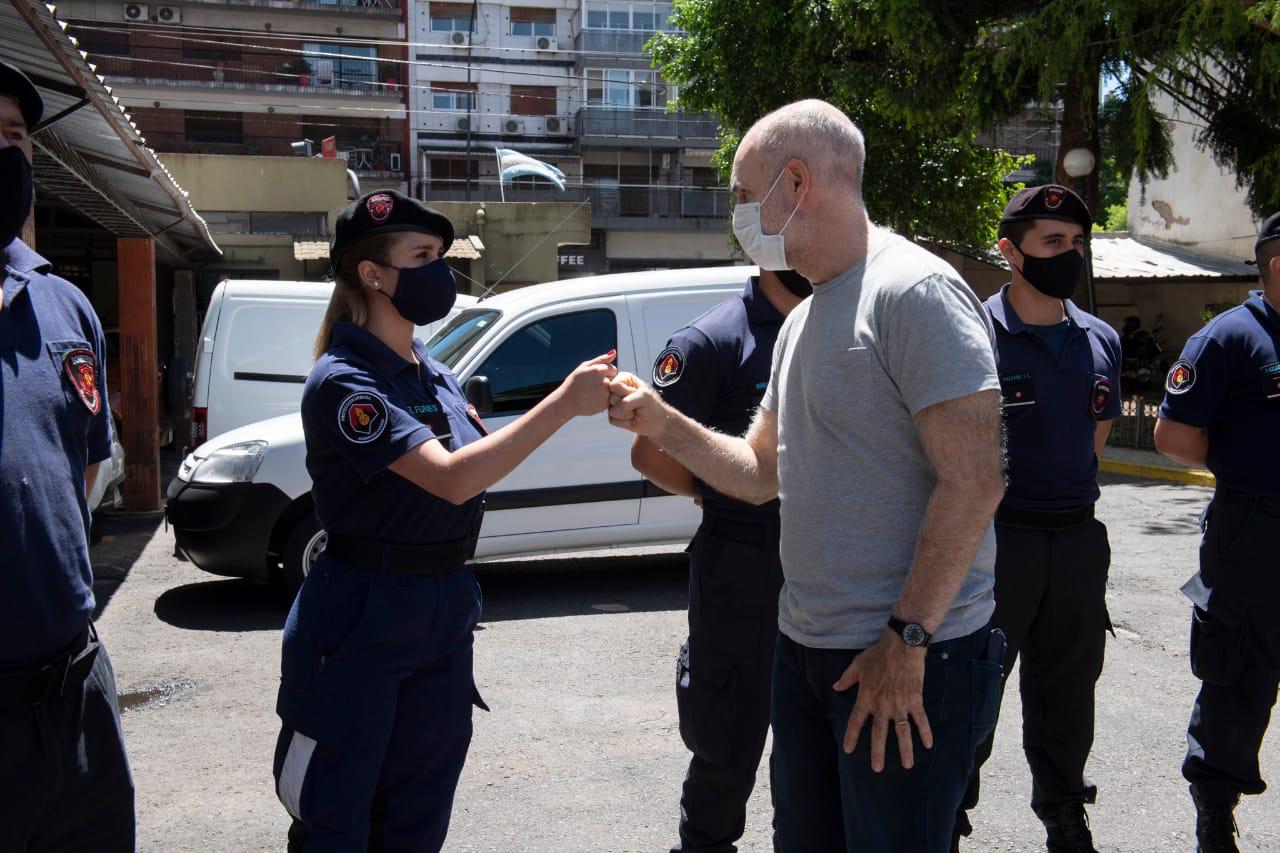 Agradecimiento a los bomberos del cuartel de Villa Crespo