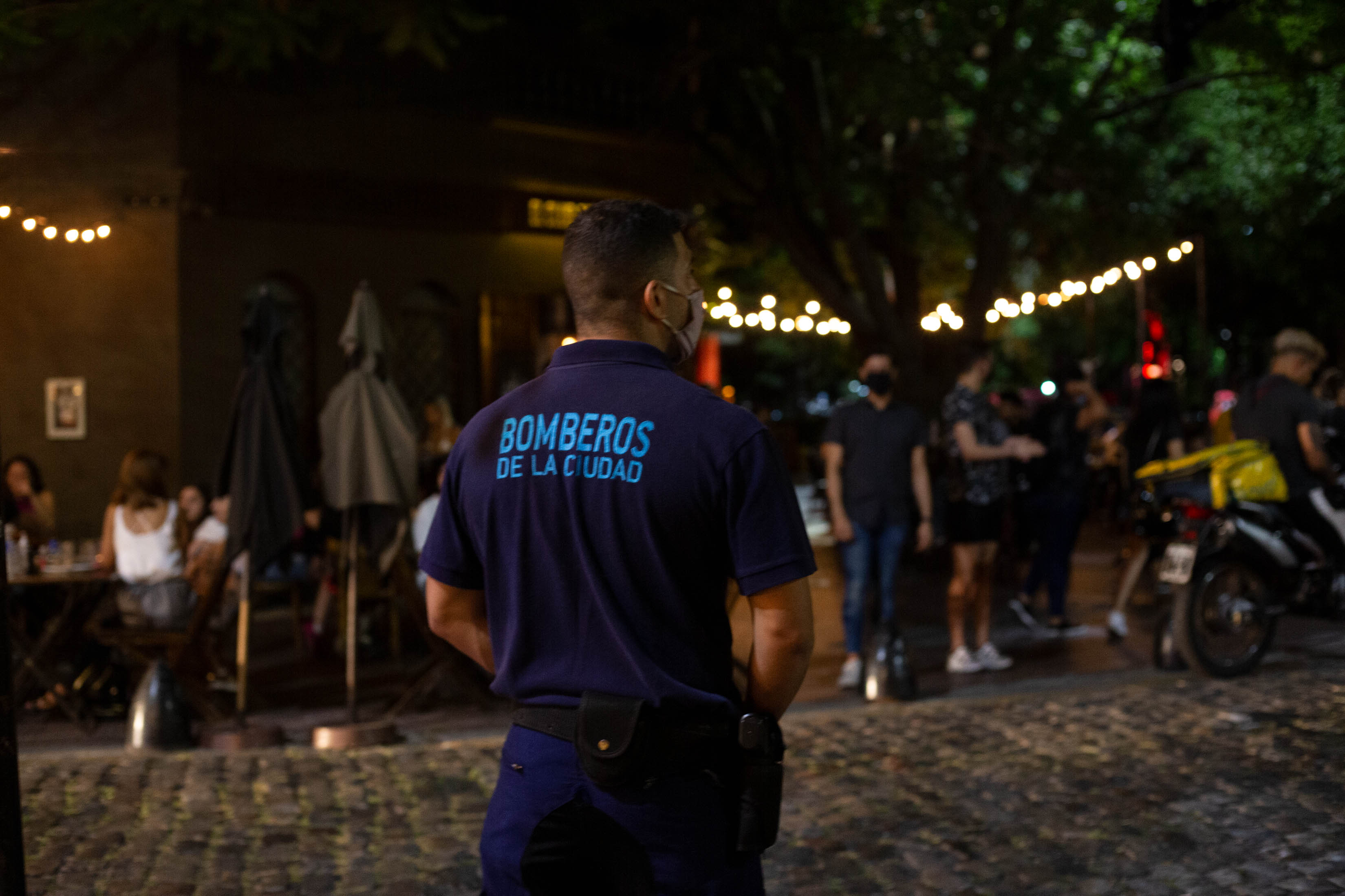 El Gobierno porteño realizó controles nocturnos en 76 zonas gastronómicas y espacios verdes