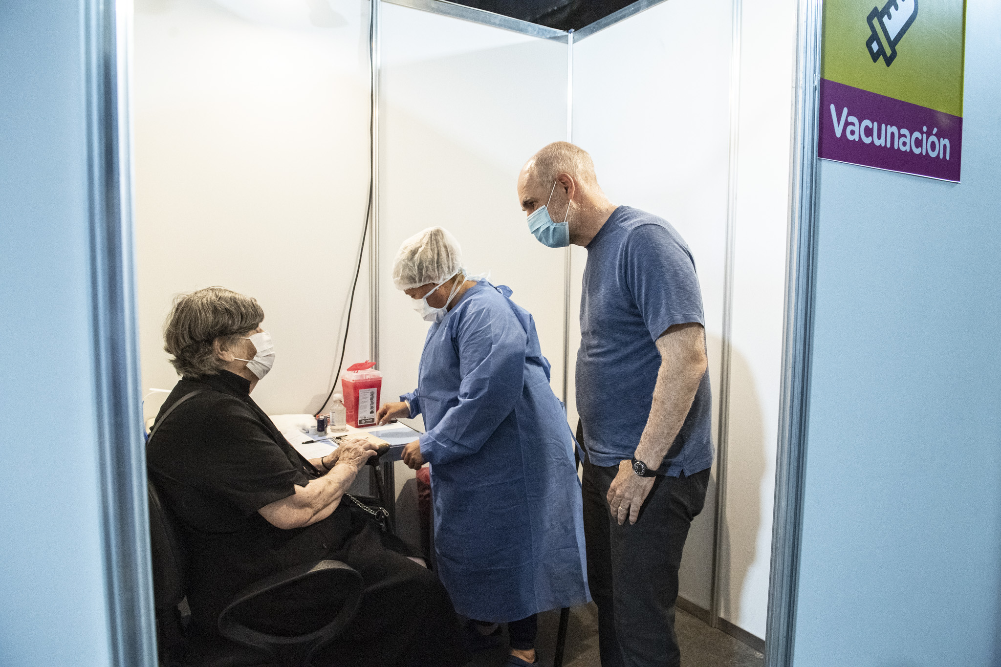 Rodríguez Larreta visitó la posta de vacunación del Centro Cultural Recoleta