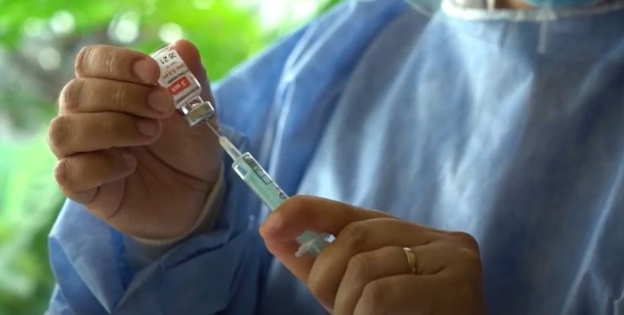 Empieza el plan de vacunación a docentes y no docentes en la Ciudad