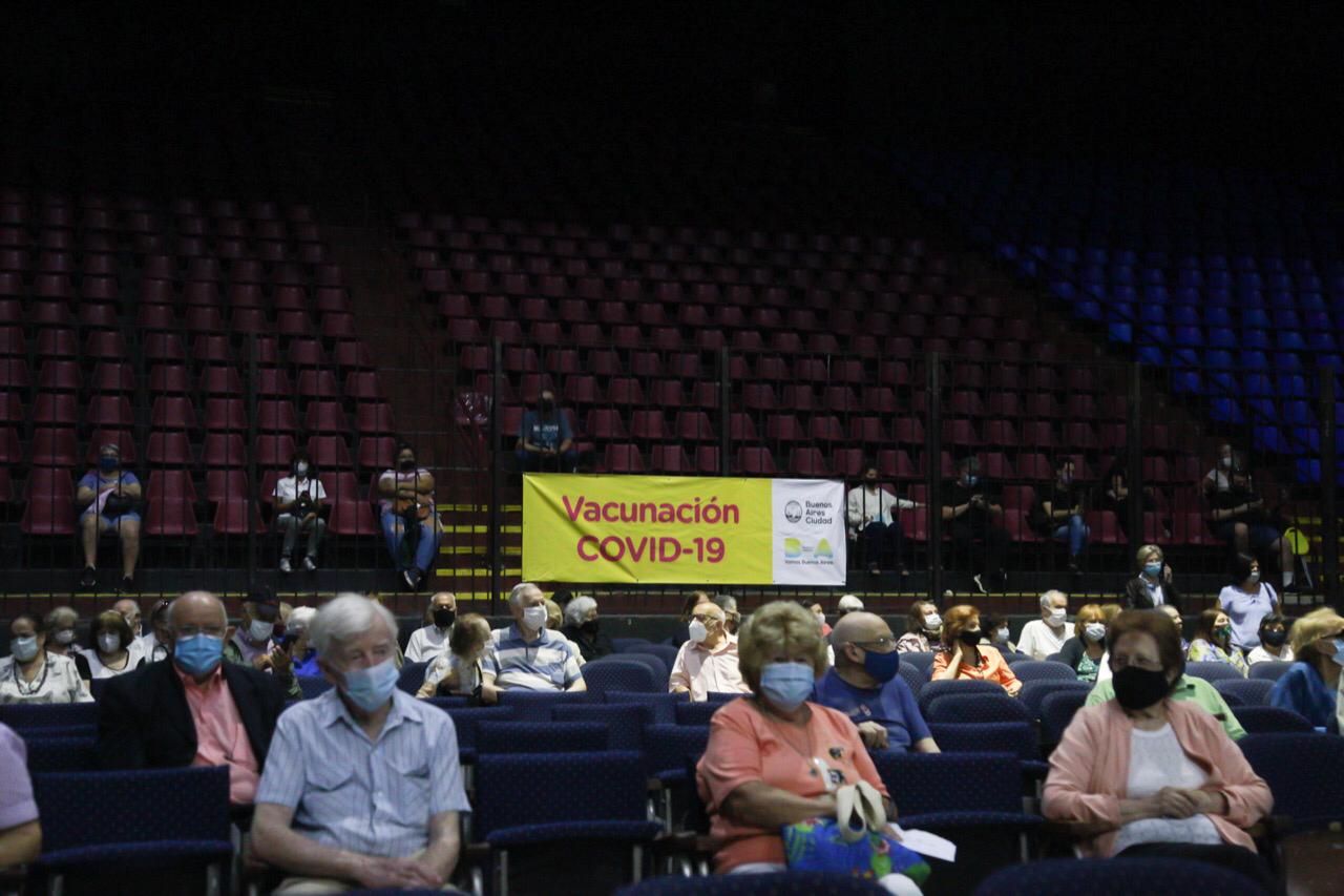 Finaliza hoy la primera tanda de vacunación para adultos mayores de 80 años