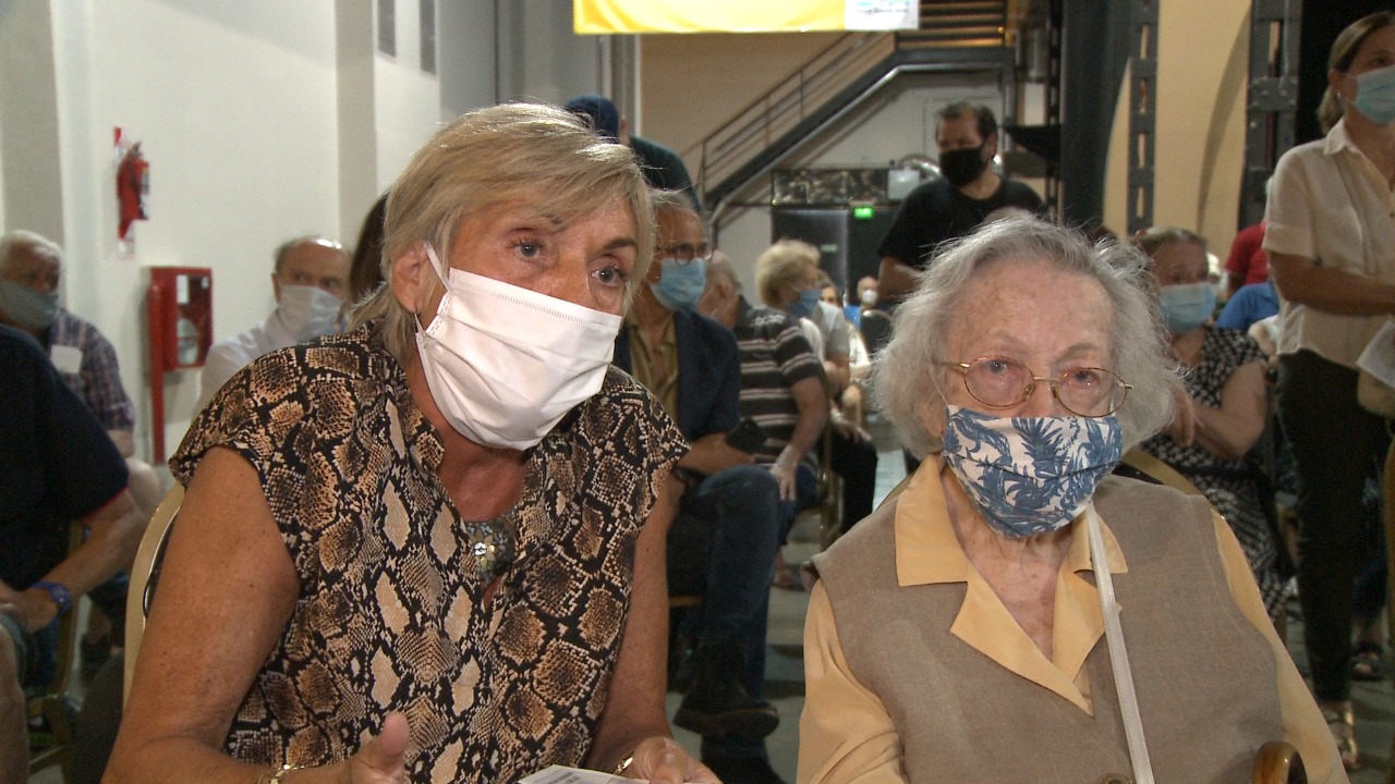 Después de vacunarse, Irene sólo piensa en hacer la postergada fiesta por sus 100 años