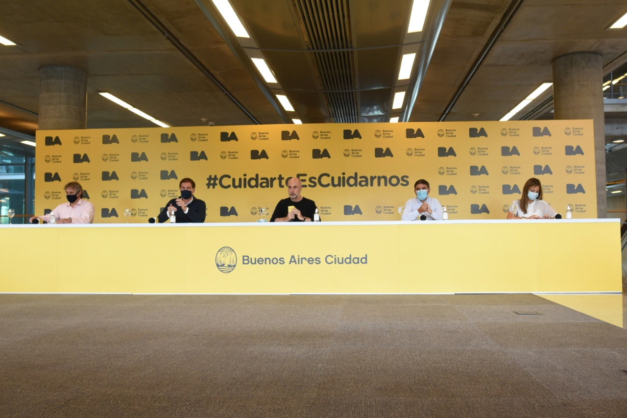 La Ciudad comenzó a vacunar a los mayores de 75 años contra el coronavirus