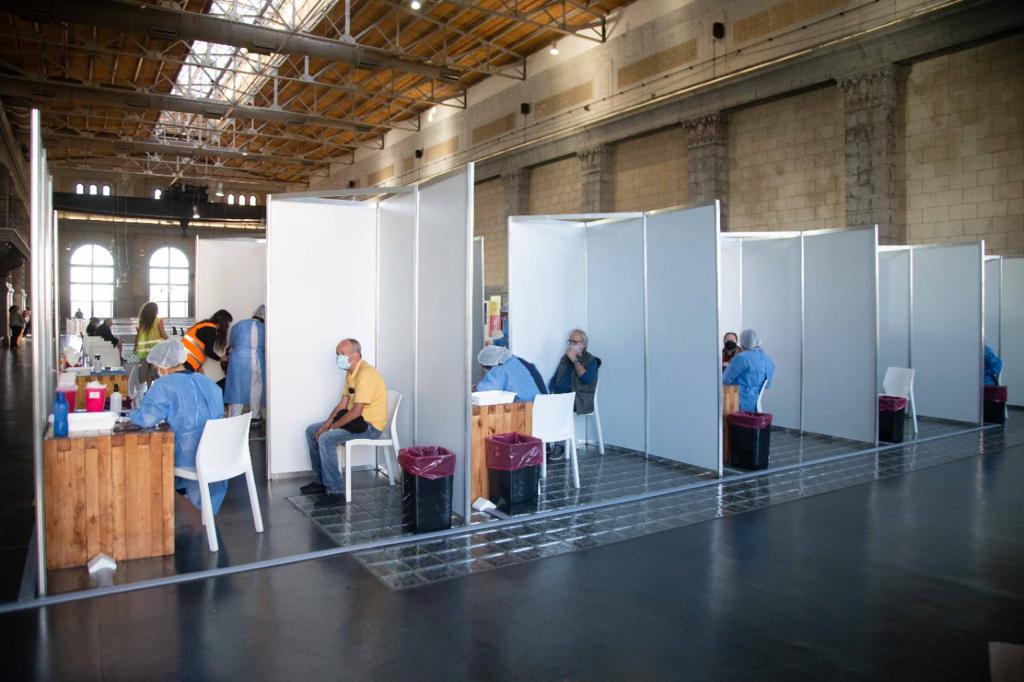 La Ciudad arrancó con la vacunación para mayores de 65 años: más de 2.400 personas se dieron la dosis el mismo día de la inscripción