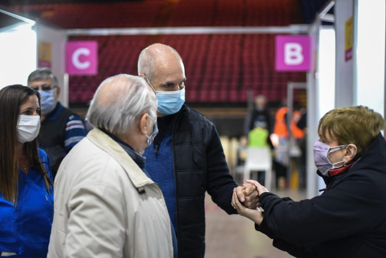 El Jefe de Gobierno asistió al vacunatorio que funciona en el Luna Park