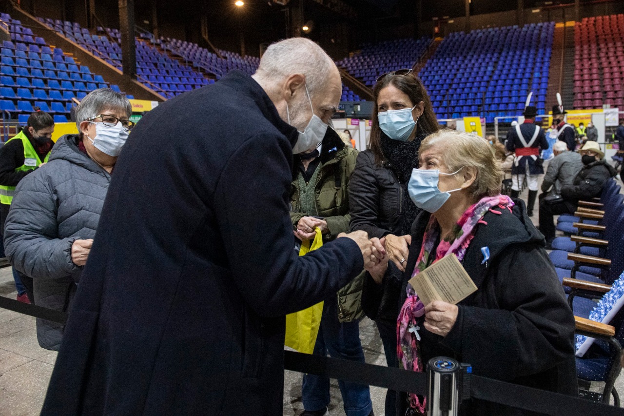 Rodríguez Larreta visitó el vacunatorio Luna Park