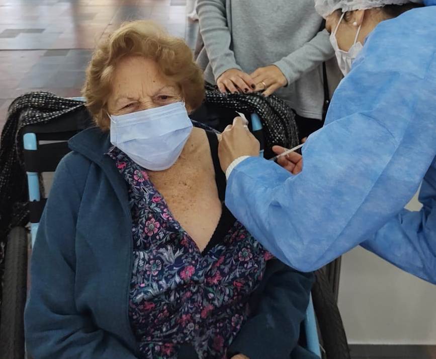 La historia de Maruja, la gallega que a los 101 años tuvo un inolvidable cumpleaños feliz