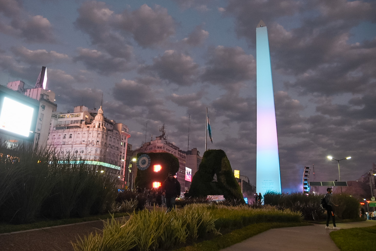 Fotogalería: la Ciudad ilumina el Obelisco con los colores de la bandera argentina