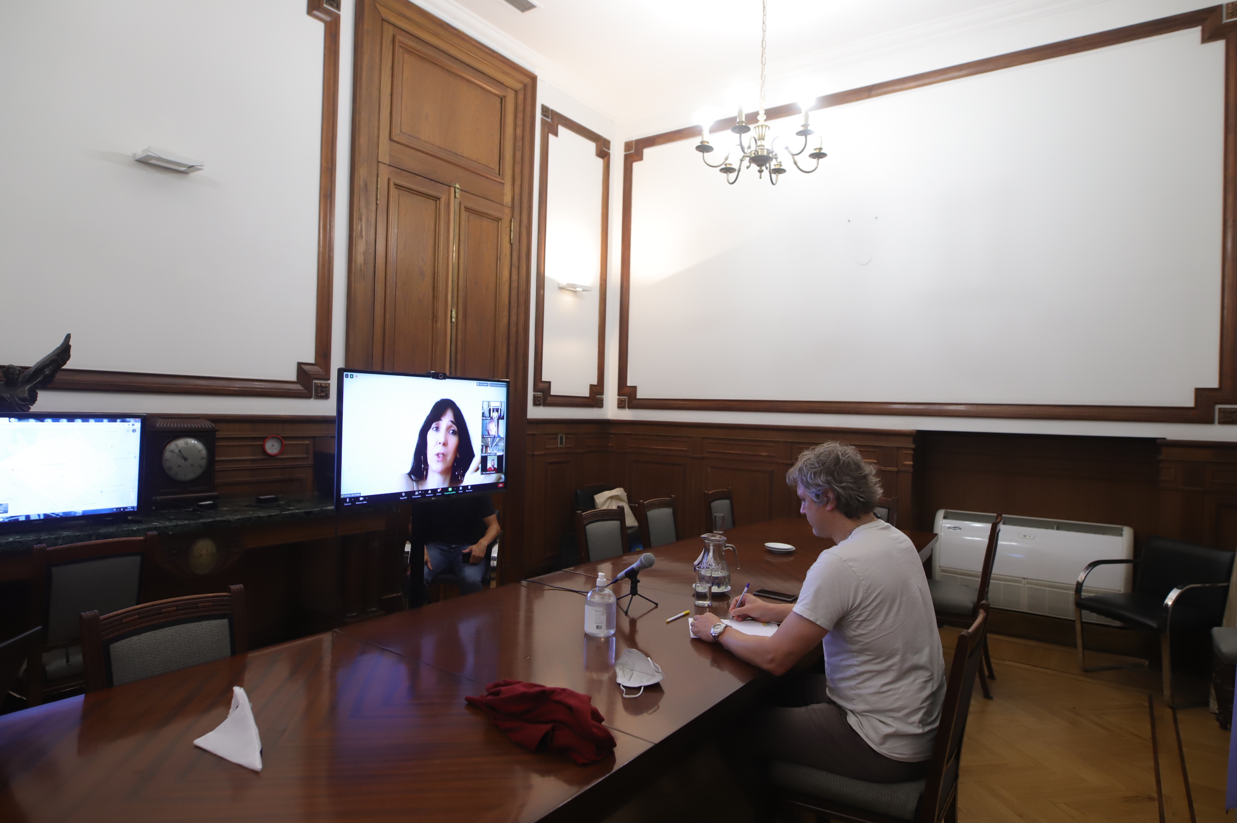 Reunión virtual de vecinos y vecinas de Villa Urquiza con Felipe