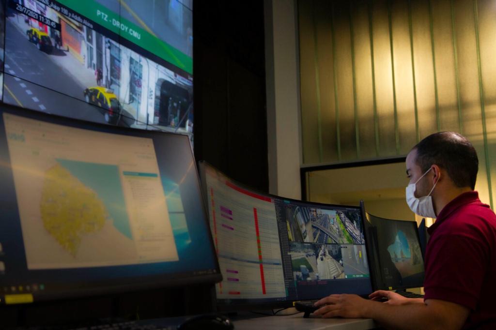 La historia del primer hombre trans que se sumó al Centro de Monitoreo Urbano de Chacarita