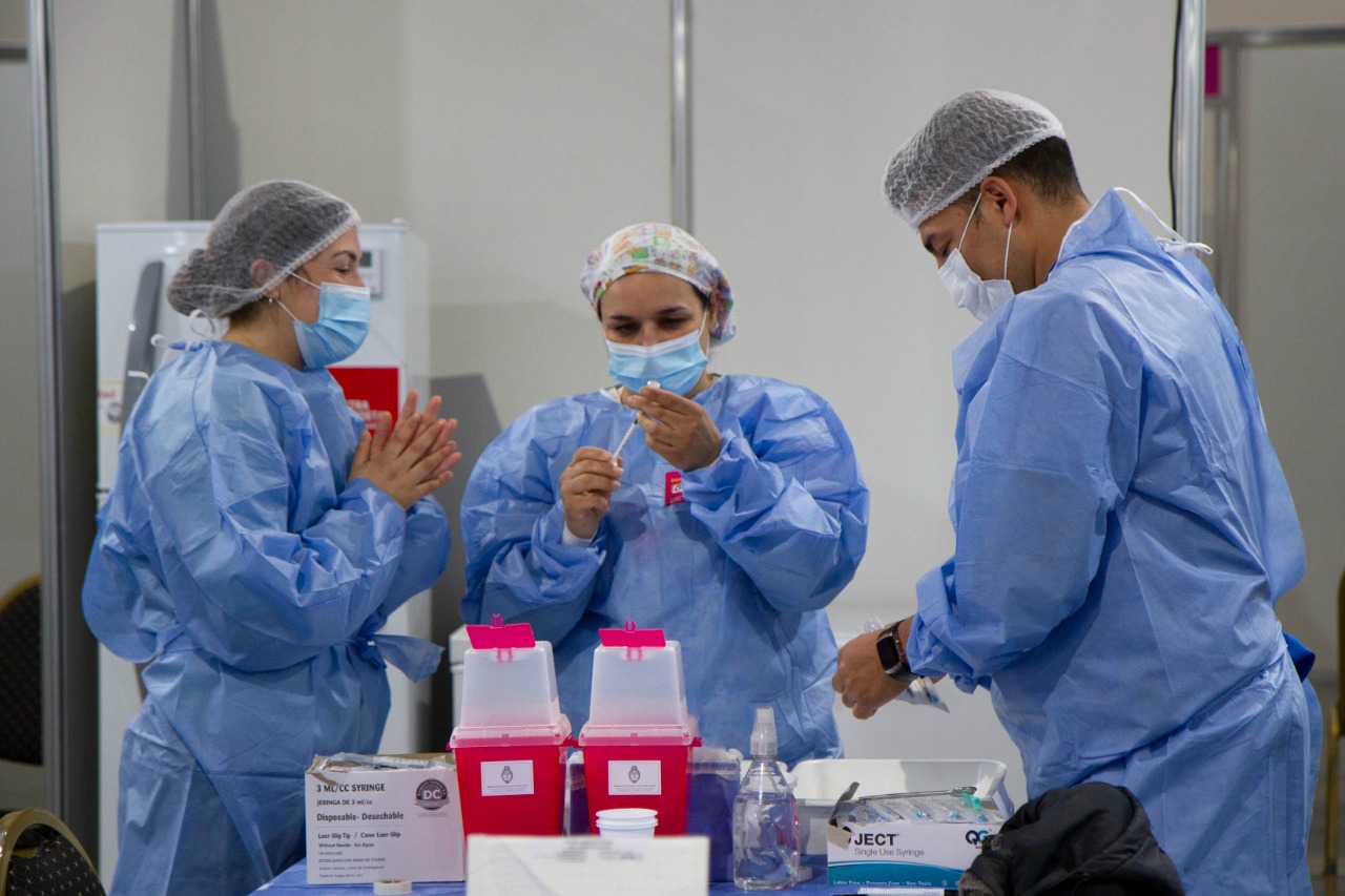 Se comenzó a aplicar la vacuna de Pfizer como segunda dosis de AstraZeneca