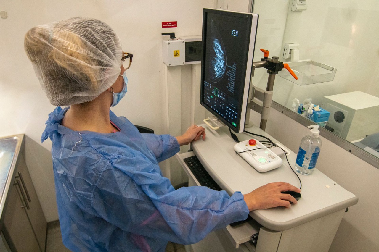 Día Mundial contra el Cáncer de Mama: el Gobierno porteño realizó mamografías en el Barrio Mugica