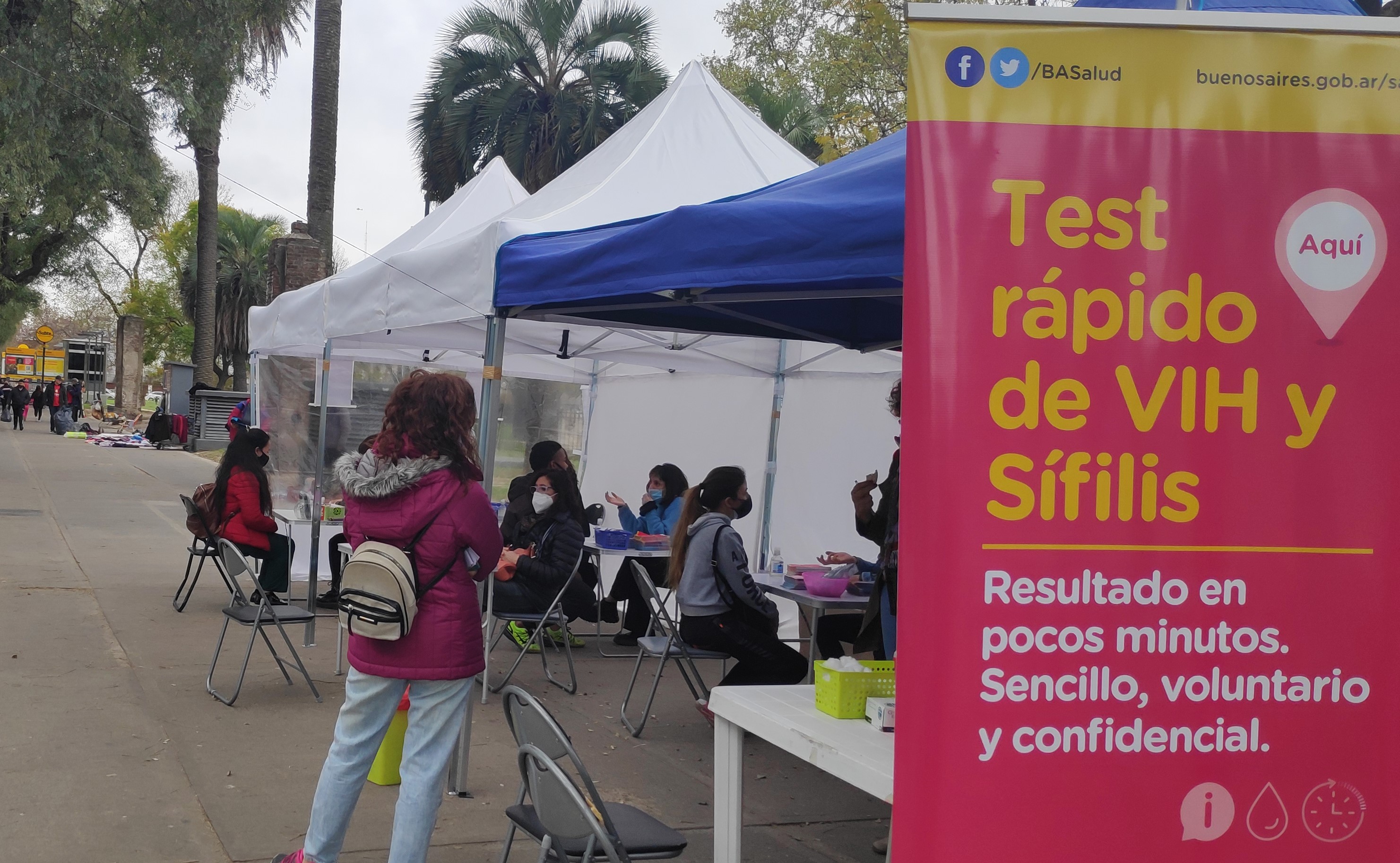 Test rápido de VIH y sífilis en la vía pública