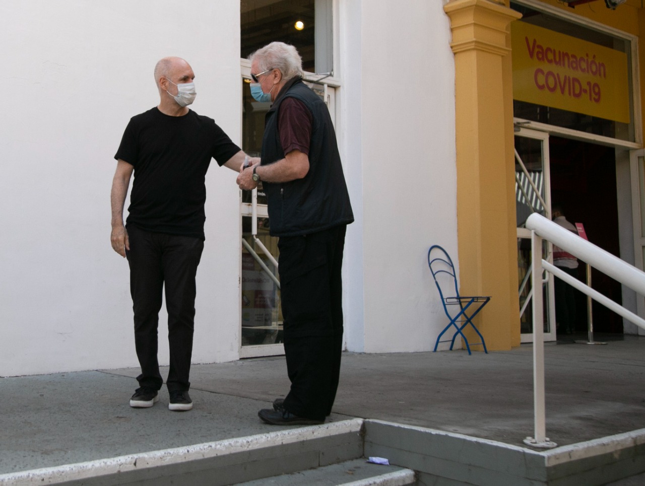 Rodríguez Larreta recorrió el vacunatorio del CCR en el primer día de aplicación del tercer componente
