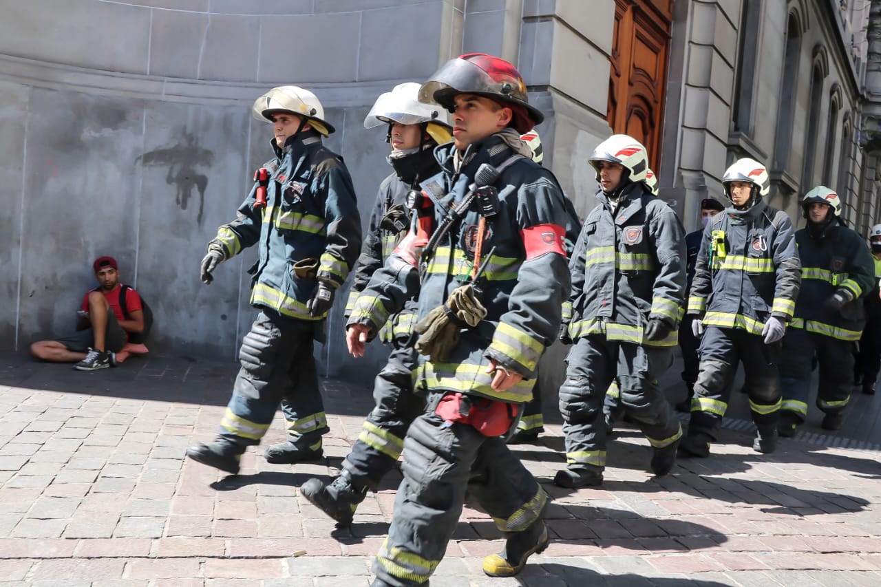 Simulacros de incendio y rescate de persona en la Legislatura porteña