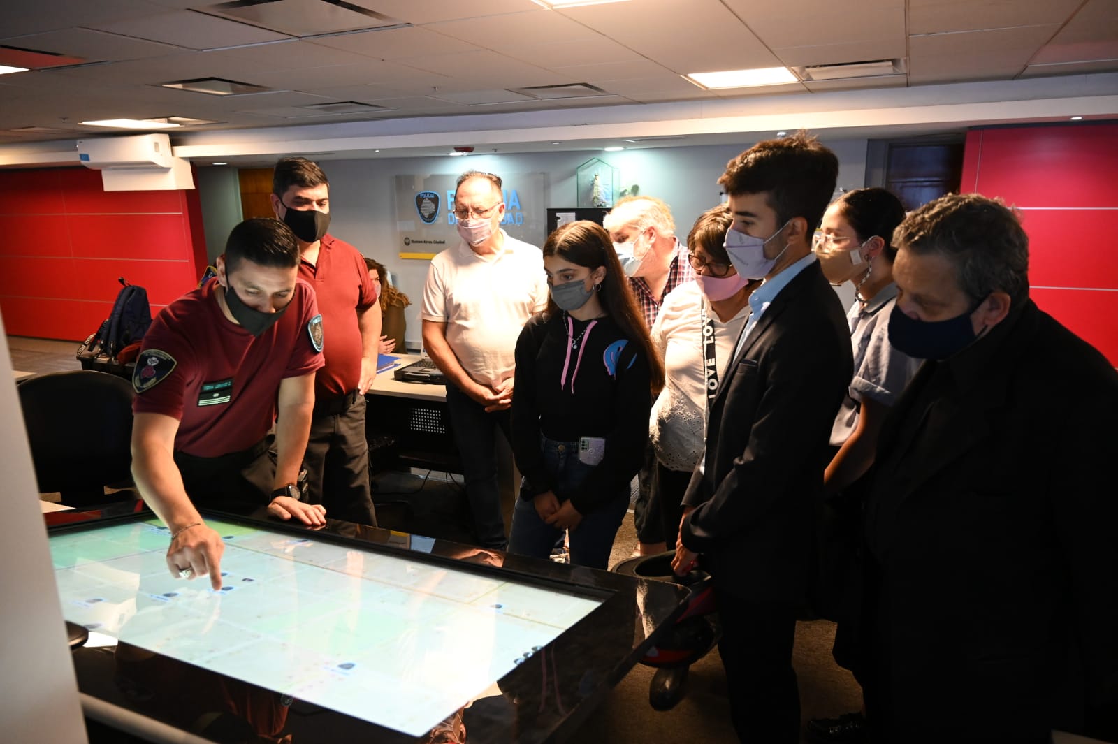 El 911 de la Policía de la Ciudad abre sus puertas a los vecinos