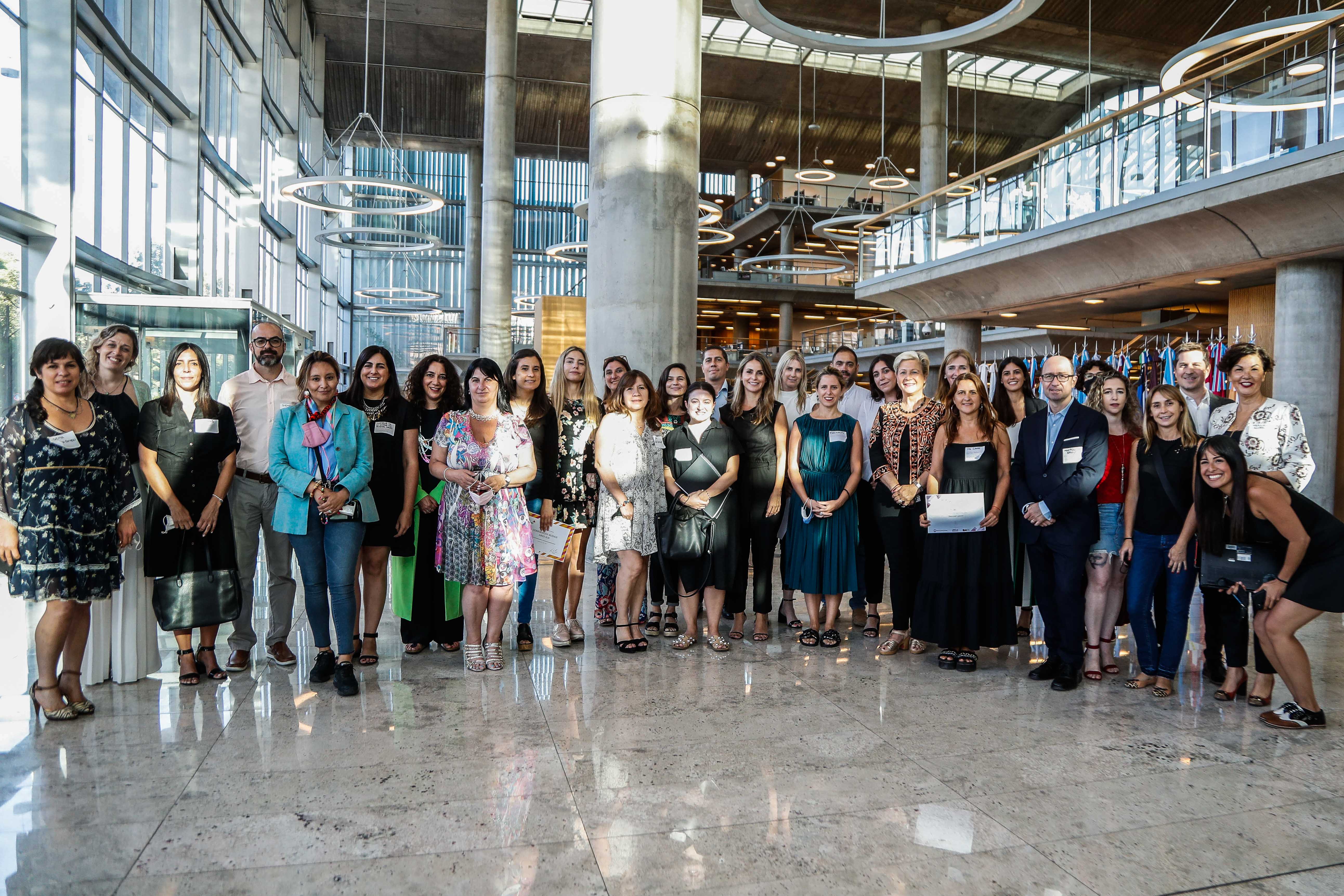 Este año, más de 20 empresas se comprometieron a reducir la brecha de género en el ámbito laboral