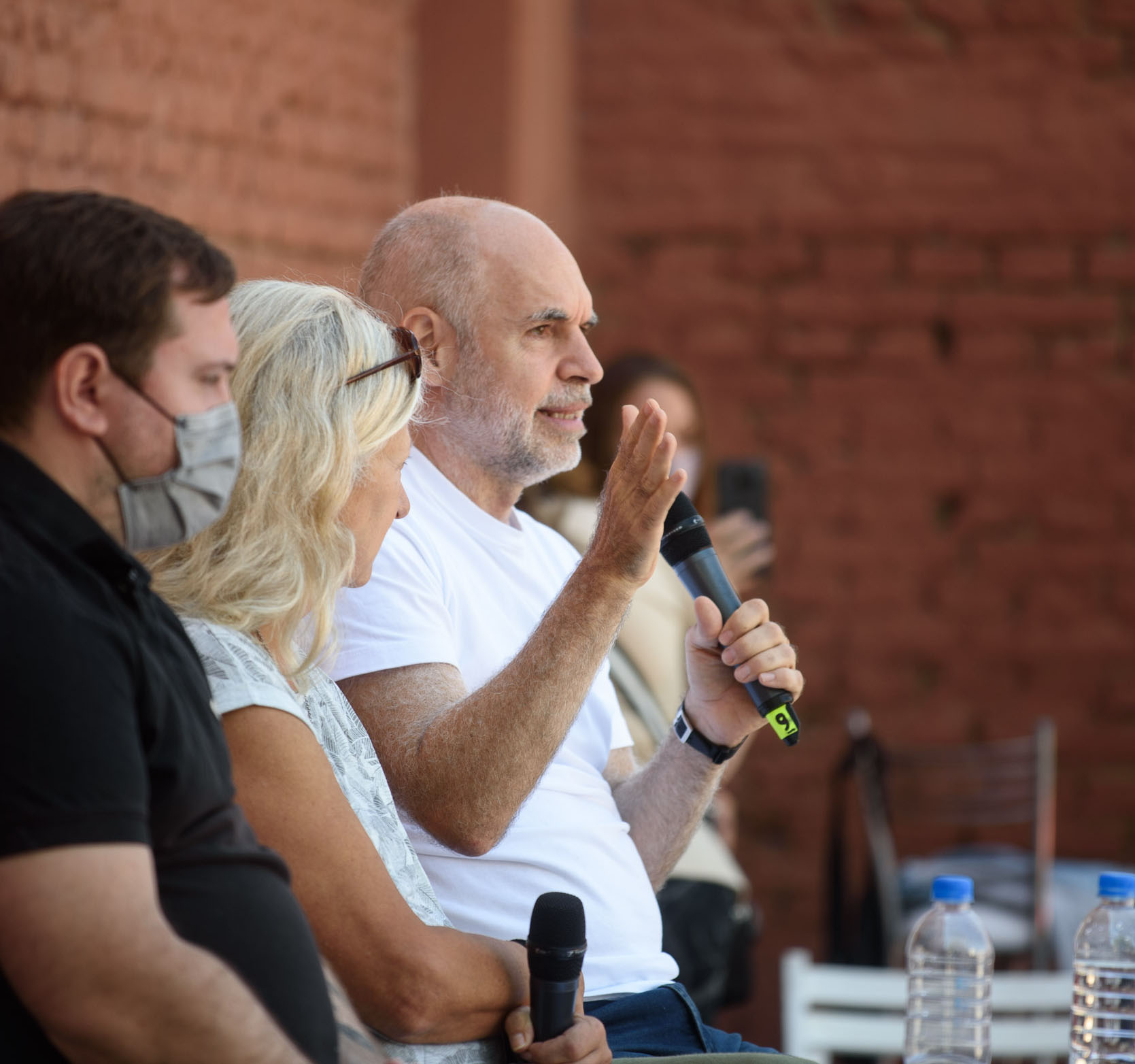 Reunión de vecinos y vecinas de Balvanera con Horacio