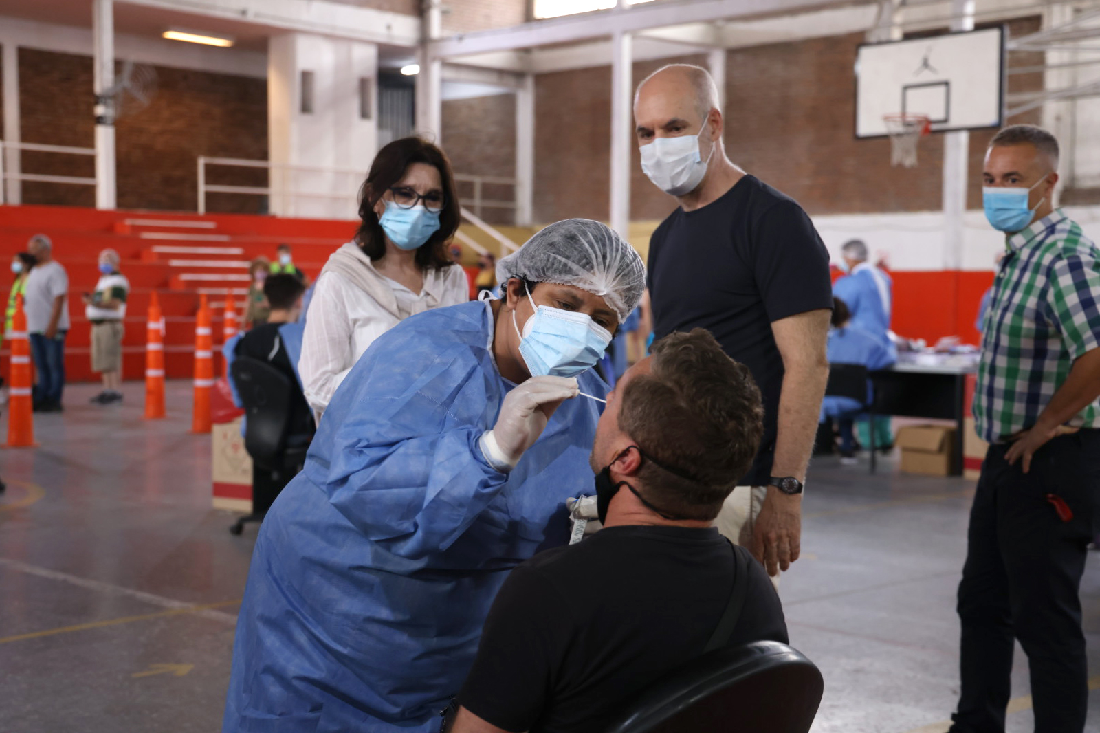 Rodríguez Larreta recorrió el centro de testeo ubicado en Parque Chacabuco