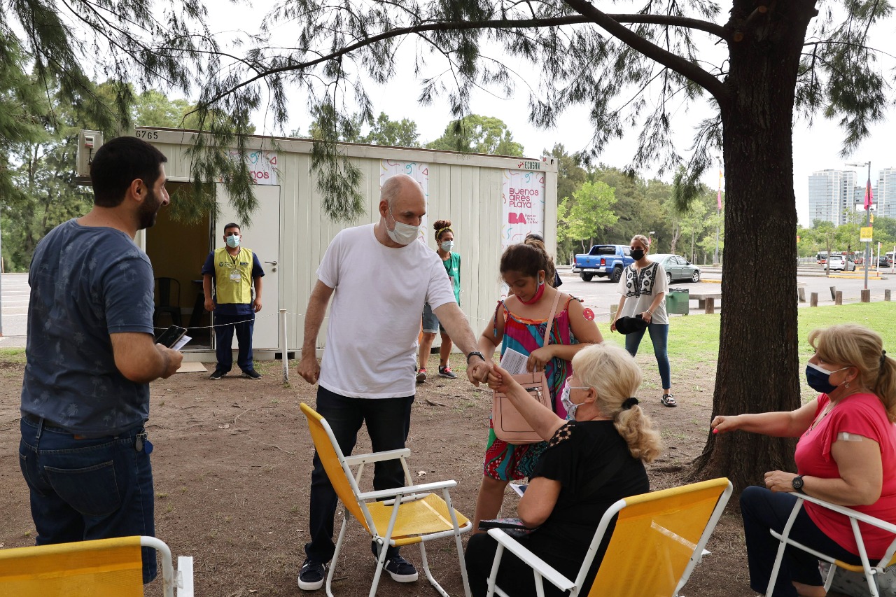 Rodríguez Larreta recorrió el vacunatorio contra el COVID-19 de Buenos Aires Playa 