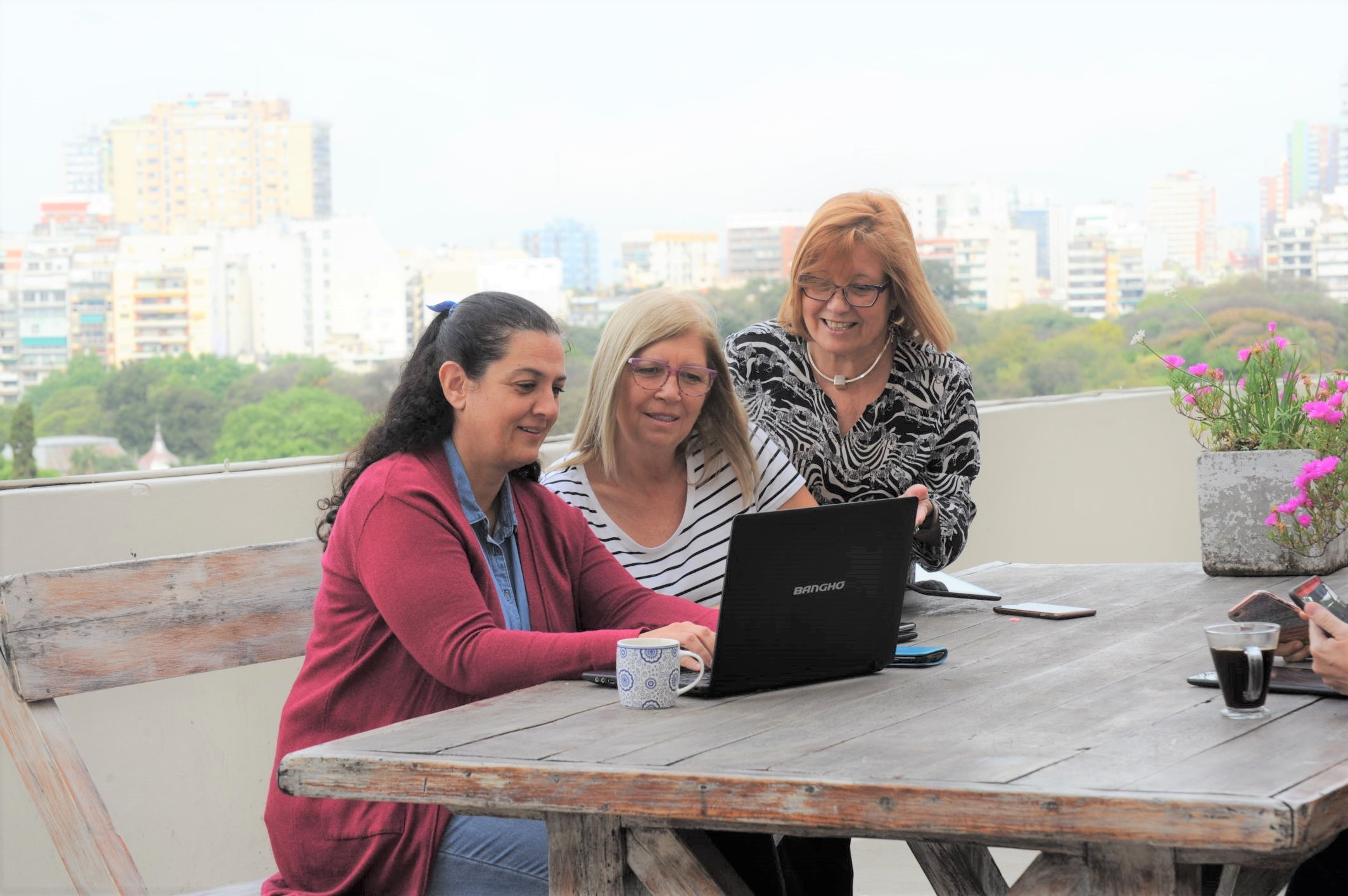 Cursos del primer bimestre - Escuela de Maestros