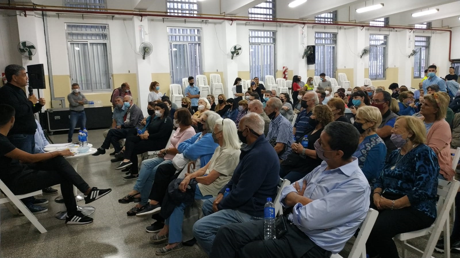 Reunión en Liniers con Jorge Macri