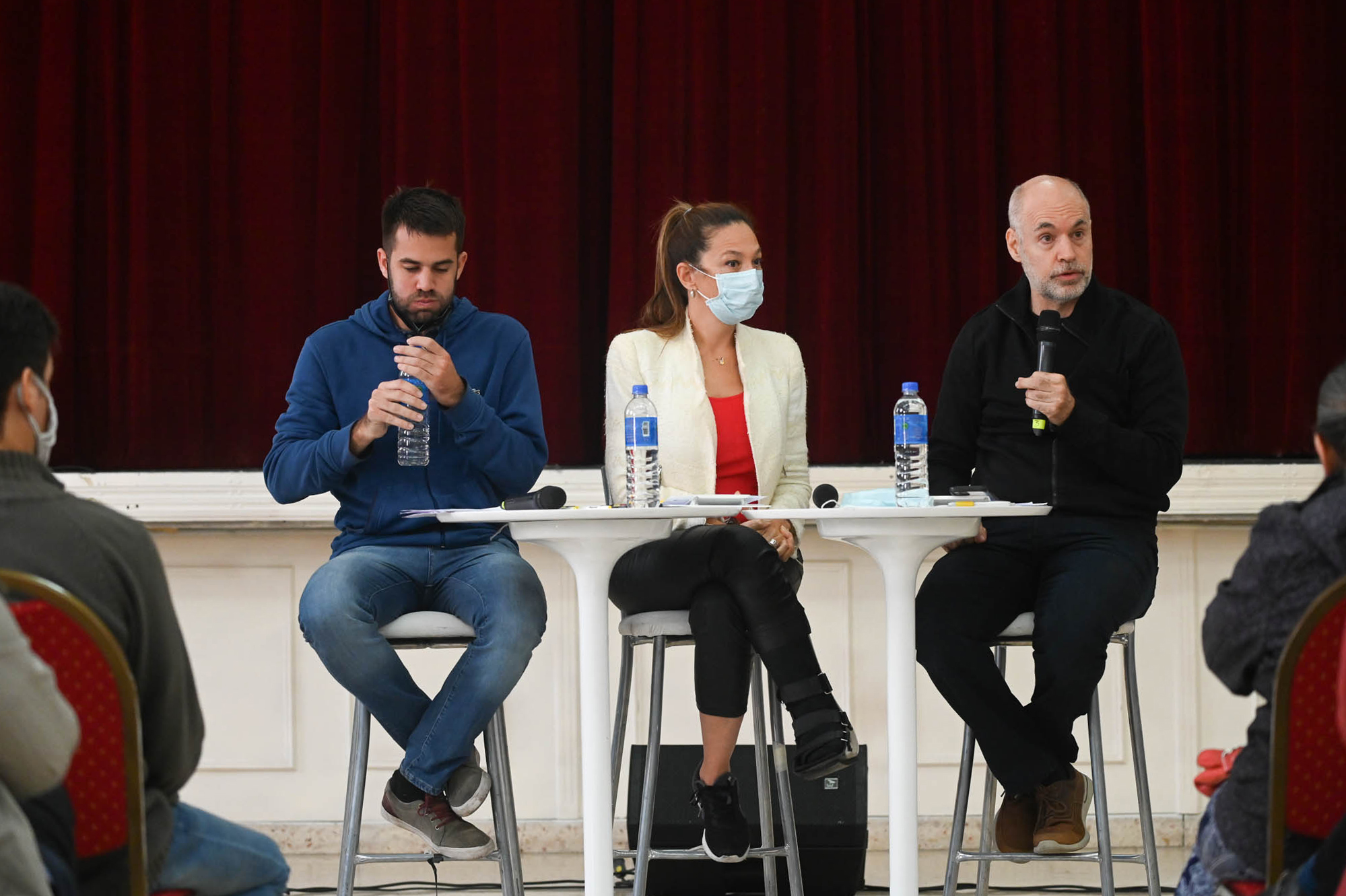 Reunión de vecinos y vecinas de Colegiales con Horacio