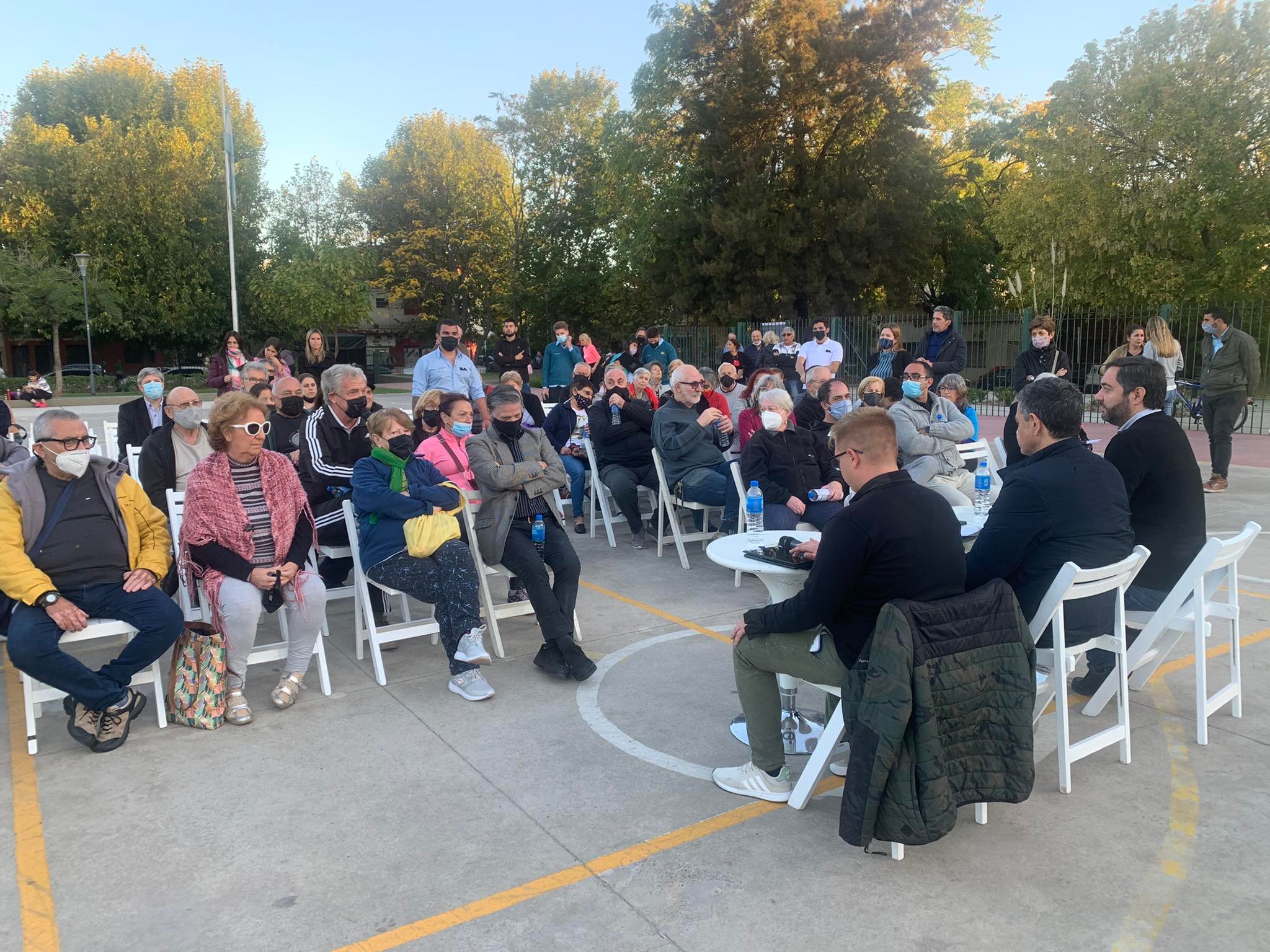 Reunión en Villa Real con Jorge Macri