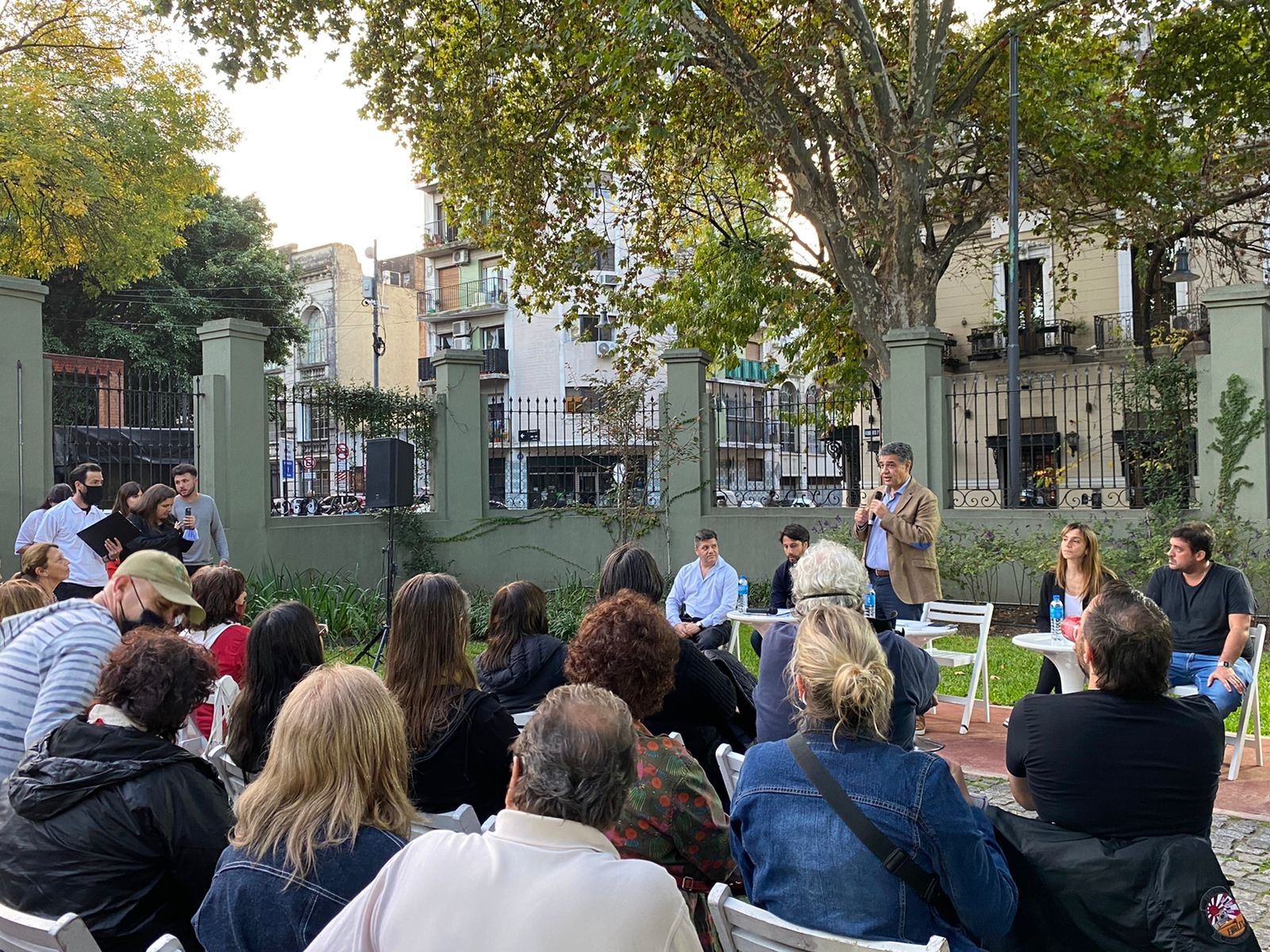 Reunión de vecinos y vecinas de San Telmo con Jorge Macri