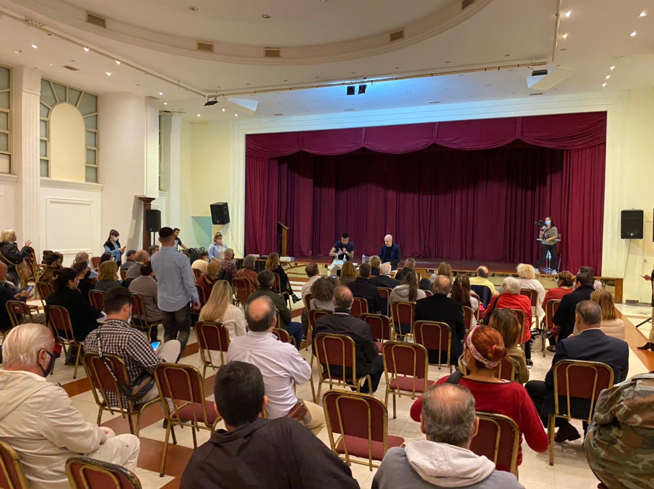 Reunión de vecinos y vecinas de Retiro con Horacio