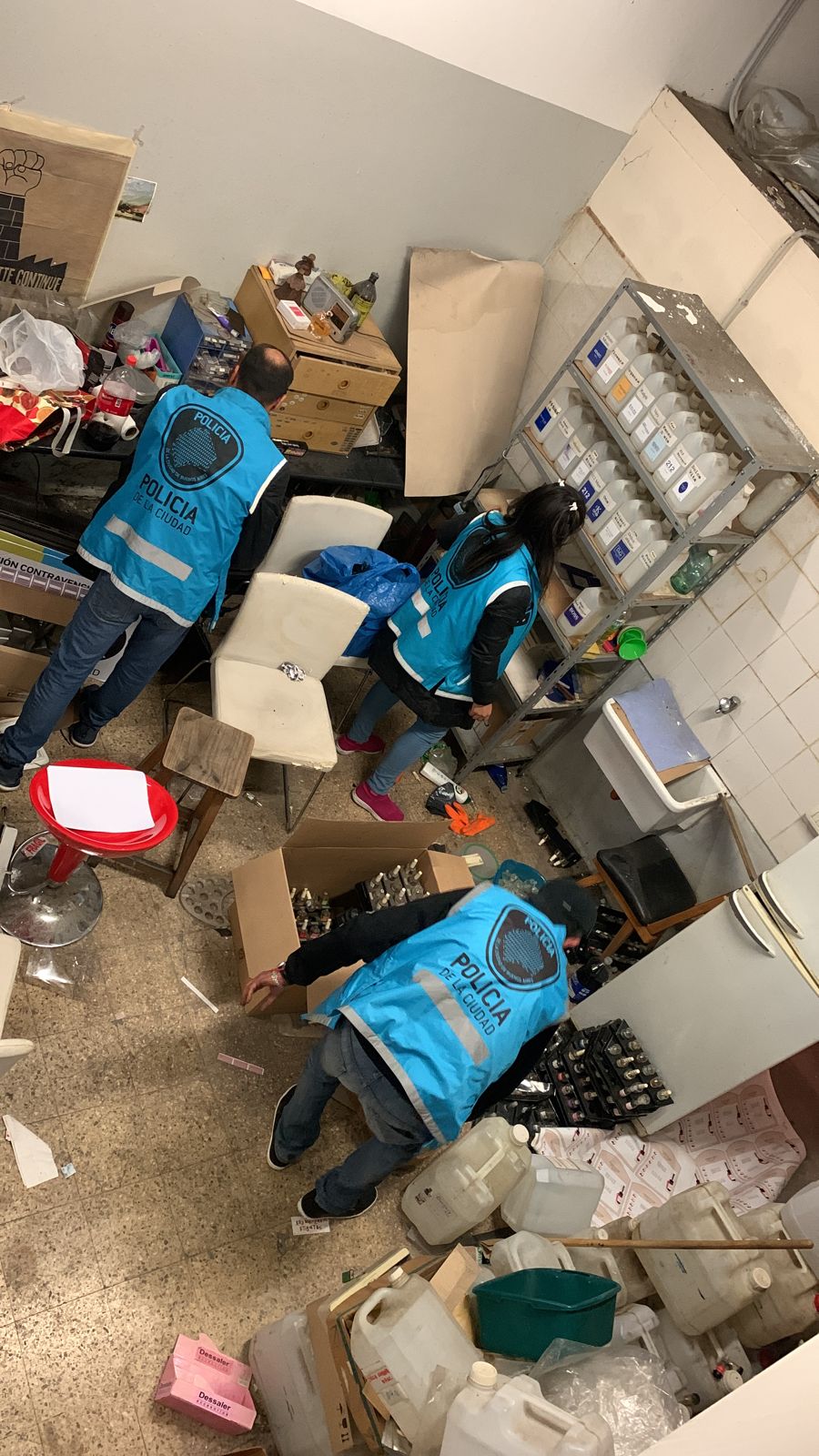 Boedo: incautaron perfumes y esmaltes apócrifos por un valor de 52 millones de pesos