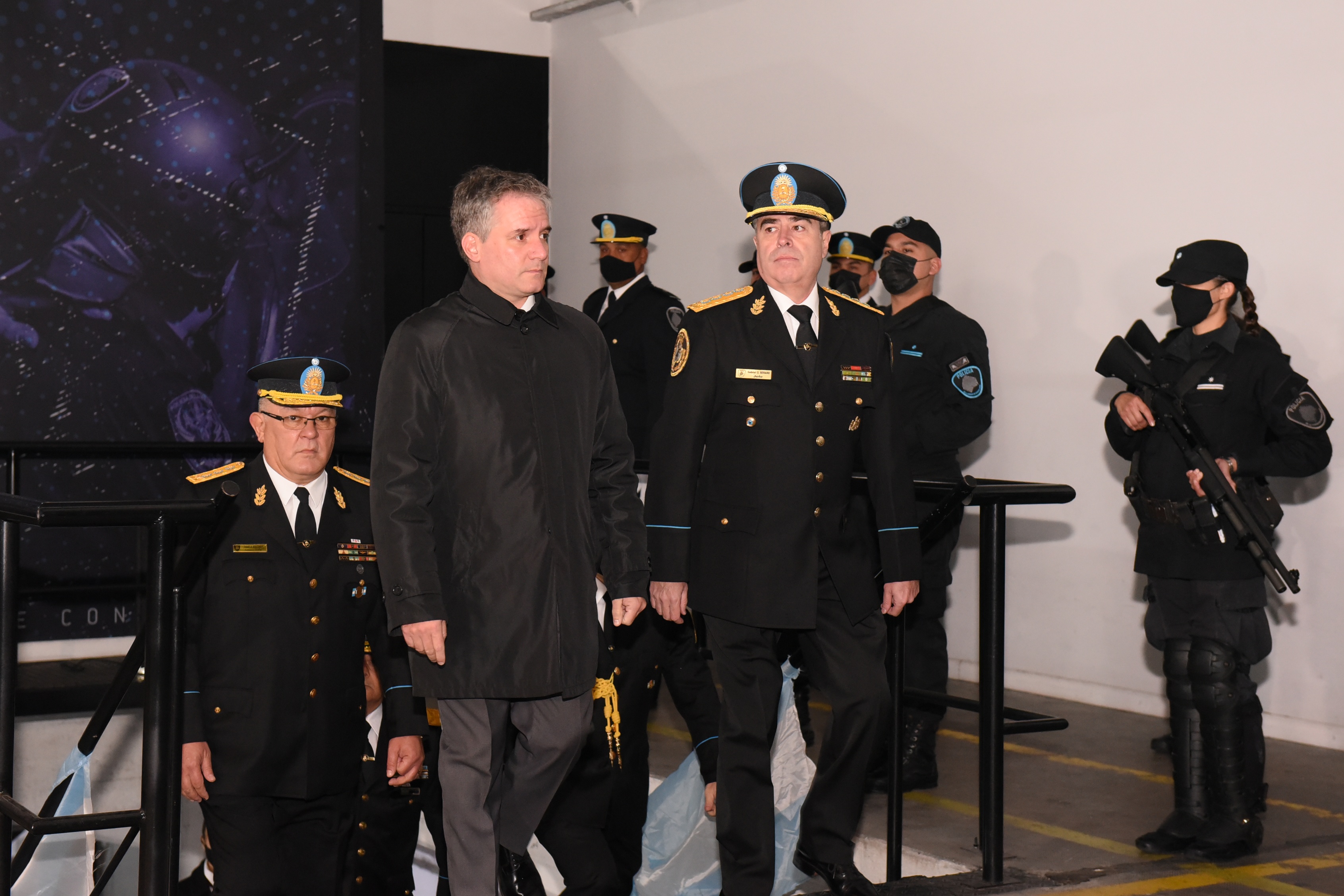 D'Alessandro conmemoró con la Policía de la Ciudad el 212° Aniversario de la Revolución de Mayo