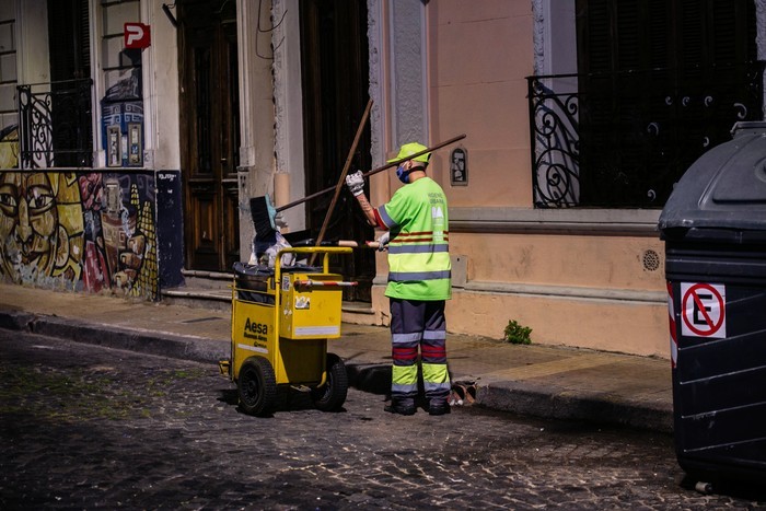 2.500 hombres y mujeres se ocupan a diario de mantener limpias las calles