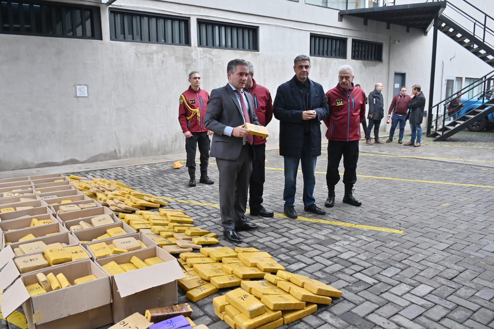 Tras el secuestro de más de 1,2 toneladas de marihuana, D’Alessandro y Macri reafirmaron “la lucha irrestricta” contra el narcotráfico en la Ciudad