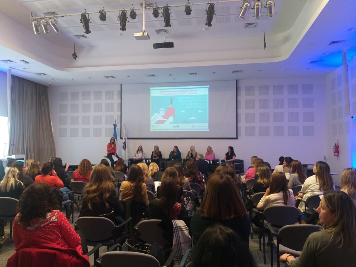 Programa "Mujeres Líderes en las Administraciones Tributarias"