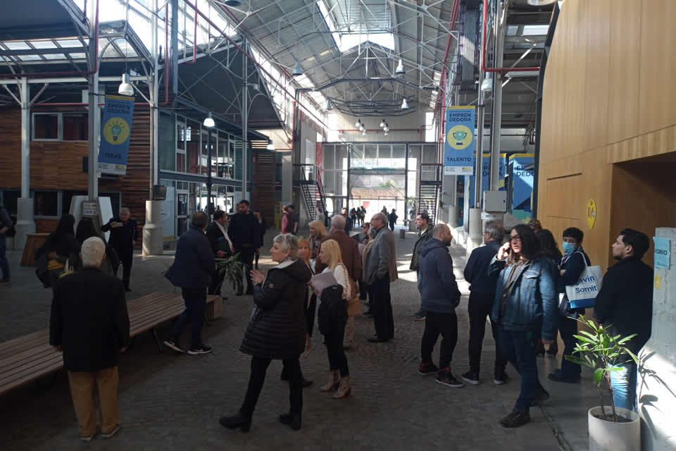 La nueva promoción de Estrategas visitó el Centro Metropolitano de Diseño