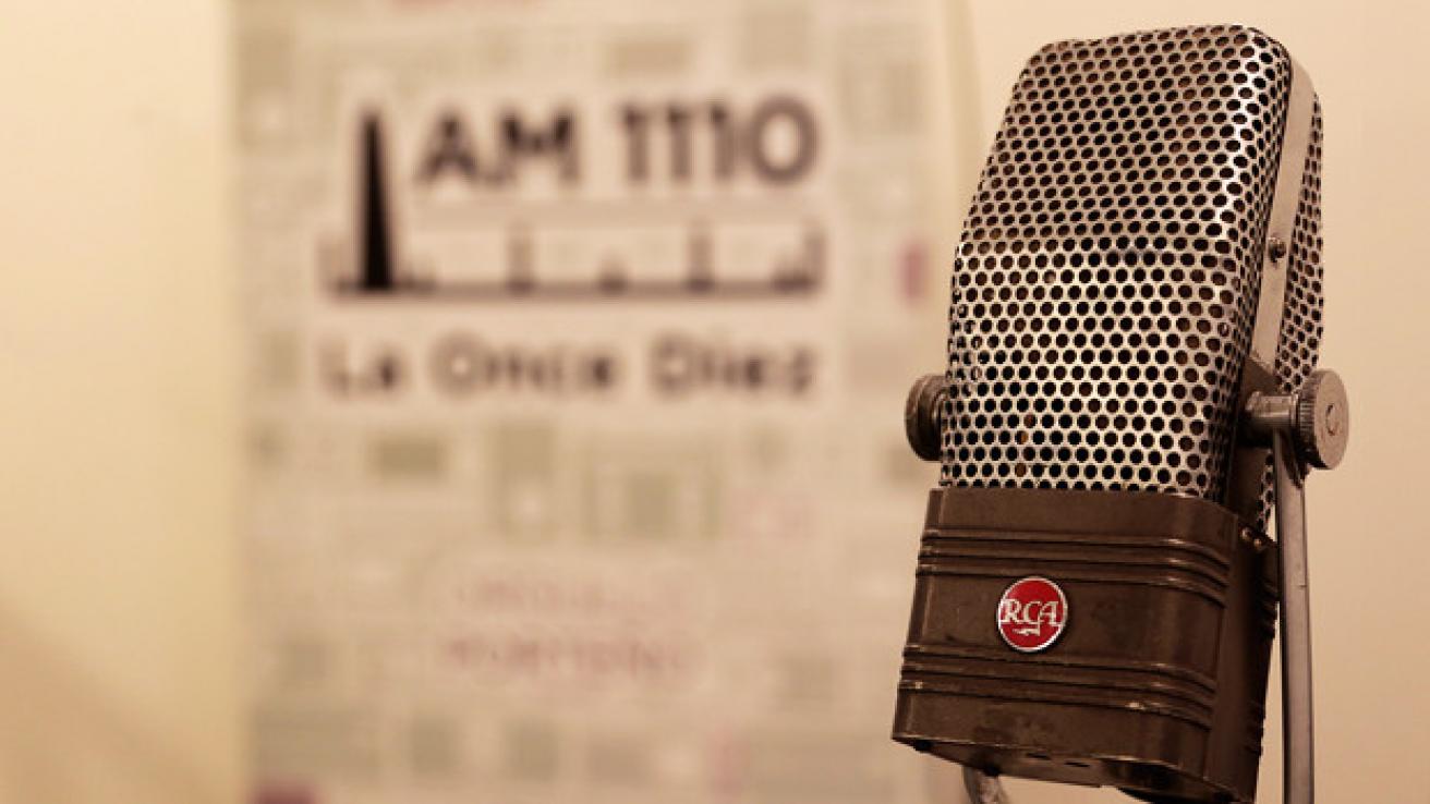 Micrófono antiguo de LS1 Radio Ciudad