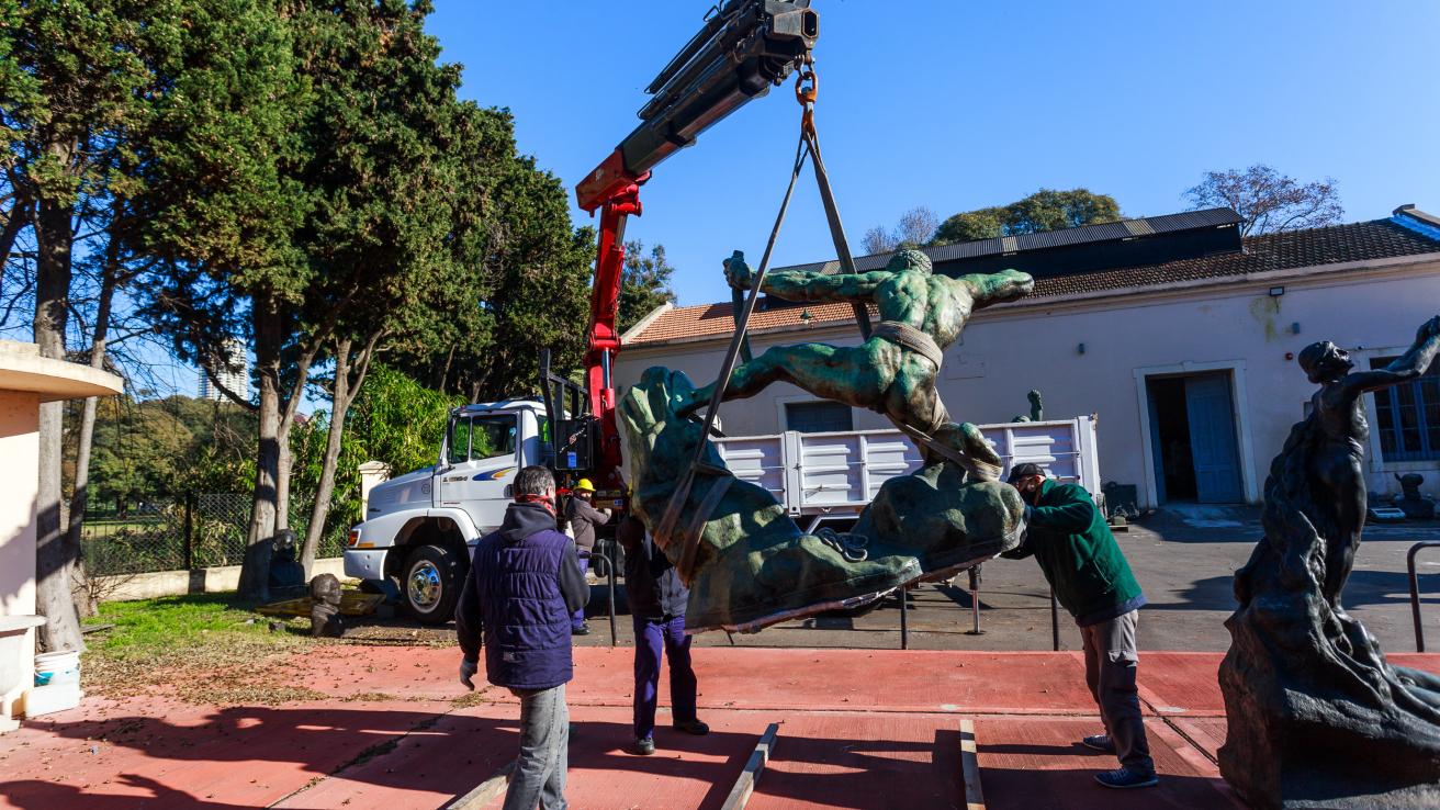 monumentos-fachadas-y-esculturas-tarjeta