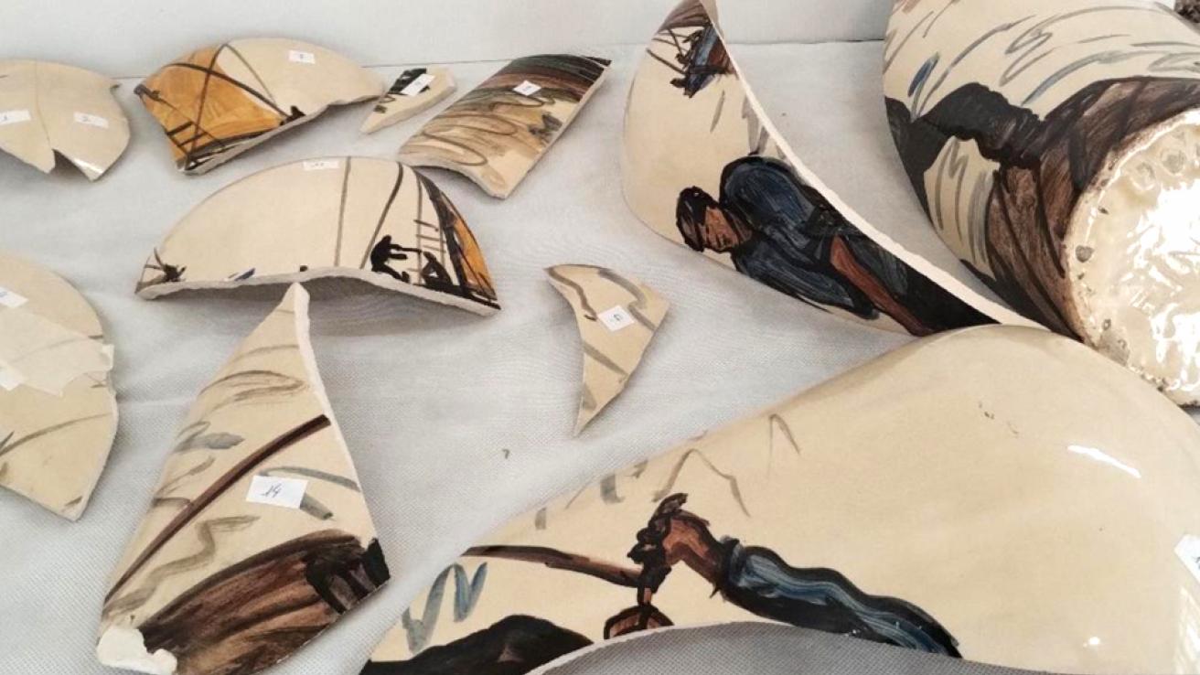 Jarrón decorado por Quinquela