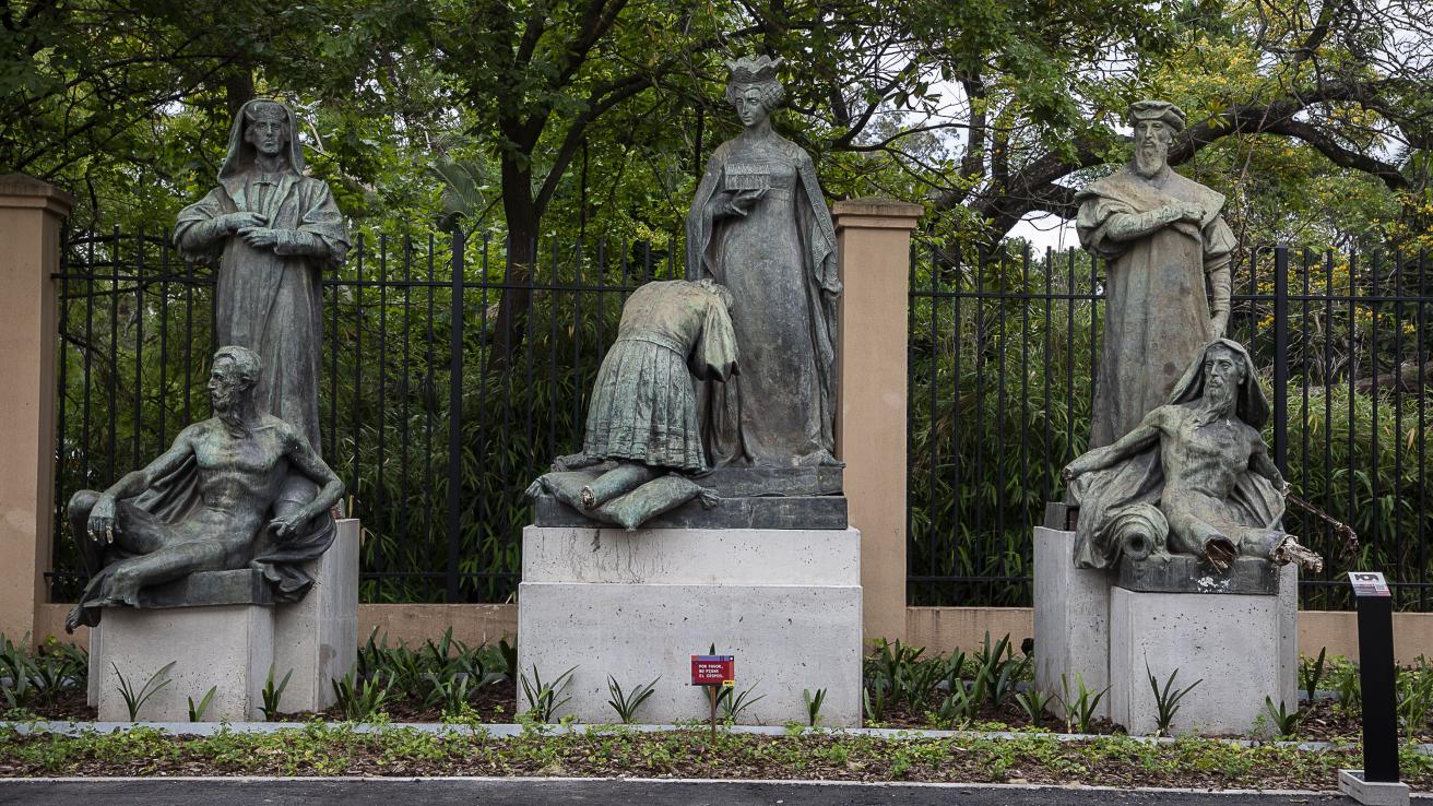 PIEZAS DEL MONUMENTO A ESPAÑA.jpg