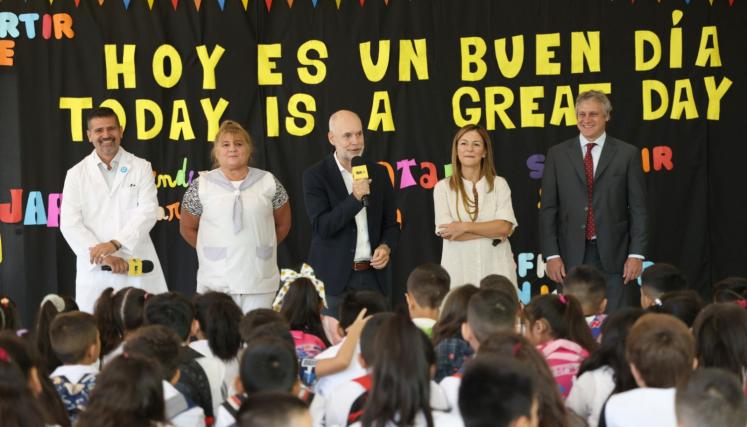 Rodríguez Larreta y Acuña abrieron el ciclo lectivo en la Ciudad, con 192 días de clase y nuevas escuelas bilingües