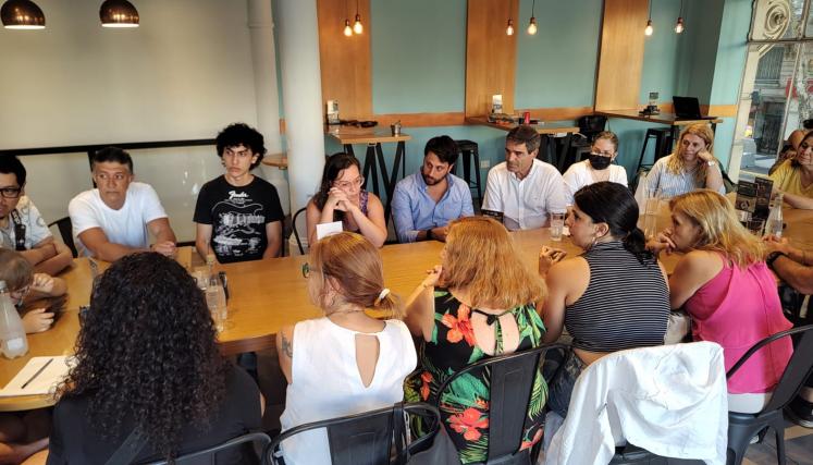 Fernán Quirós: café con vecinos en Montserrat 3-3