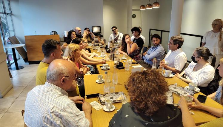 Fernán Quirós: café con vecinos en Montserrat 3-3