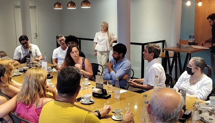 Fernán Quirós: Café con Vecinos en Montserrat 