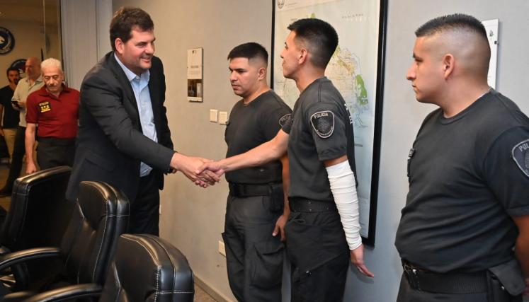 El ministro de Justicia y Seguridad Eugenio Burzaco en el reconocimiento a los policías. 