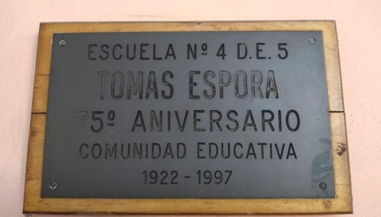 Escuela N.° 4 DE 5 «Coronel de Marina Tomás Espora»