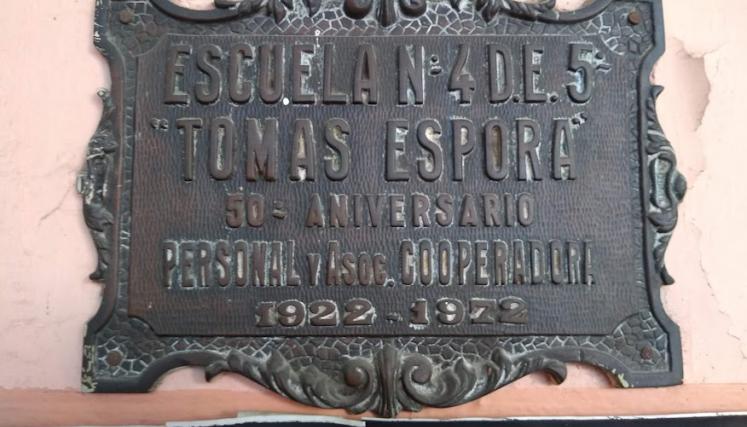 Escuela N.° 4 DE 5 «Coronel de Marina Tomás Espora»