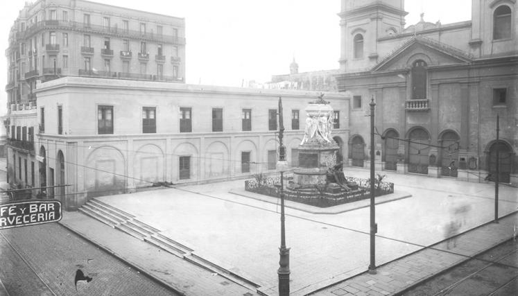 Iglesia y Convento de Santo Domingo con el Mausoleo del Gral. Belgrano 2