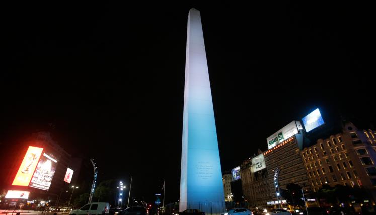 monumentos-iluminados-obelisco